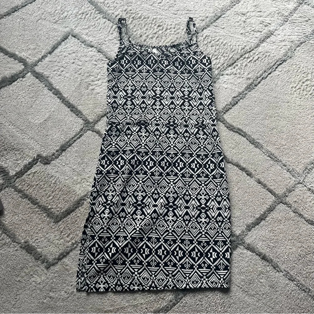 Threads for Thought dress Aztec black white knee length sleeveless small